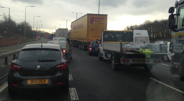 Five-car pile up on M60 at Worsley causing severe delays ...